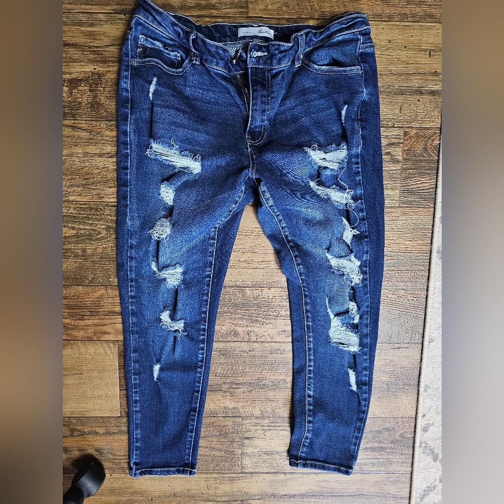 KanCan Size XL Distressed Curvy Jeans